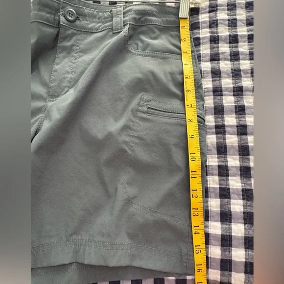 Eddie Bauer Women’s Cargo Shorts - Picture 4 of 9